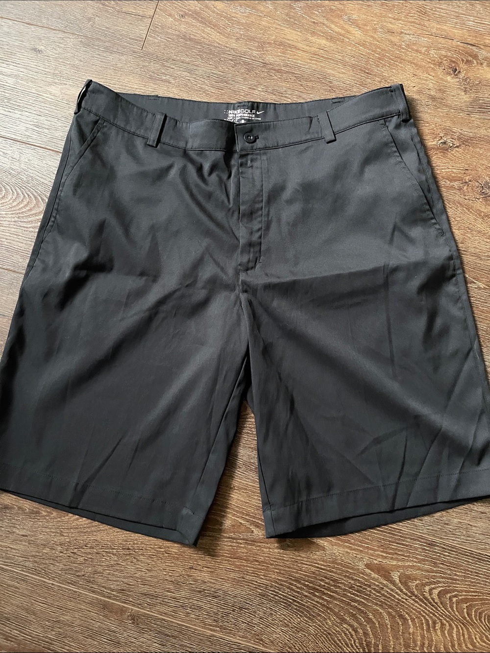 Nike Men's Black Flat-Front Performance Golf Shorts